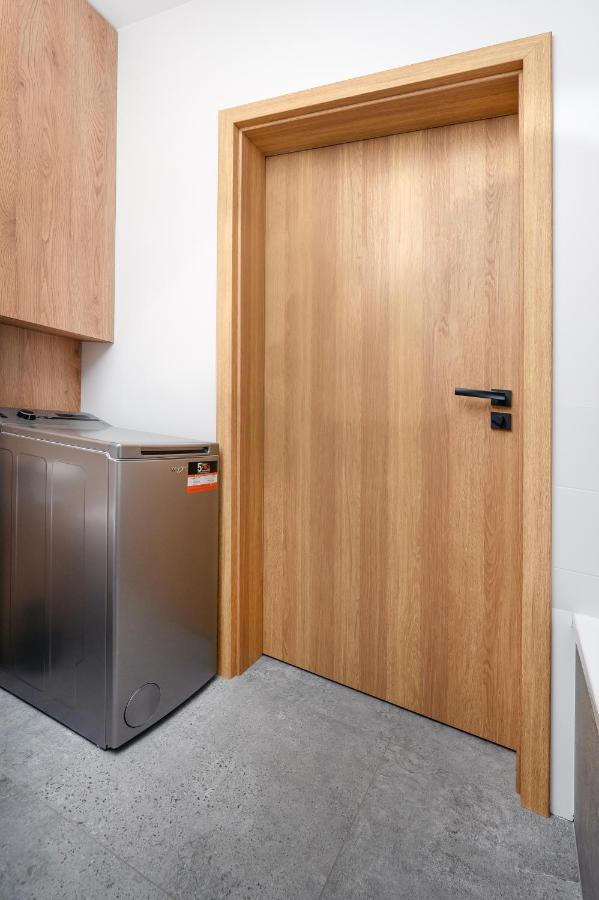 9Th Floor Lodz Manufaktura Apartments With Parking By Rentujemy المظهر الخارجي الصورة
